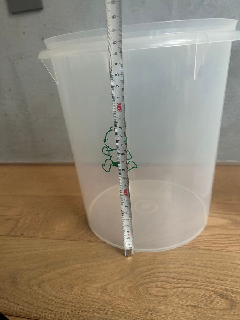 希少 タッパーウェア ランニングボーイ ジャイアント 2個セット