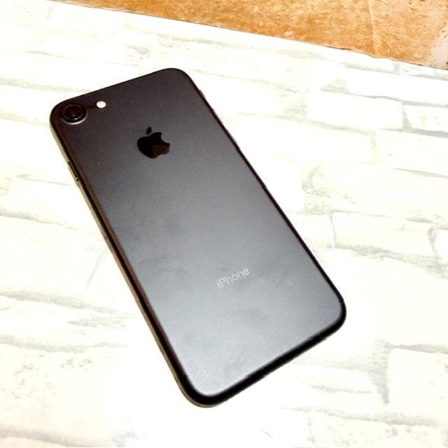 iPhone7 SIMフリー アイフォン シムフリー ブラック 32GB
