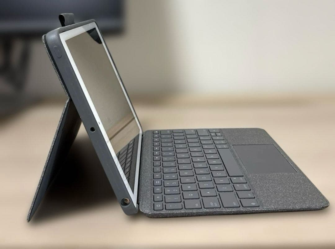 ま*す様 【美品】iPad 10.2 第8世代 WiFi 128GB キーボード