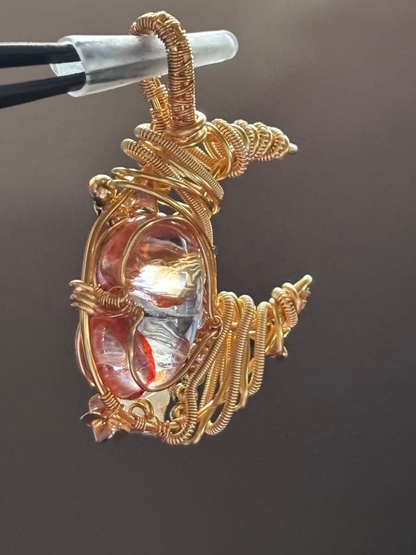 高品質ファイヤークォーツ　月とハート型　ワイヤーペンダントトップ　チャーム　天然