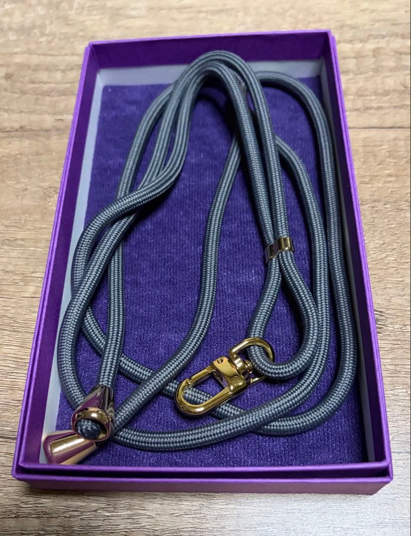 lescheriet シボ型押しiPhone17用 フリーポケット バイカラーA