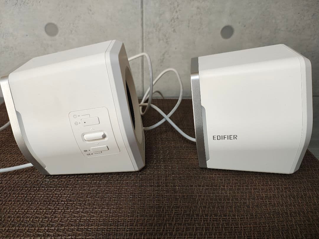 Edifier G2000 ホワイト ゲーミングスピーカー