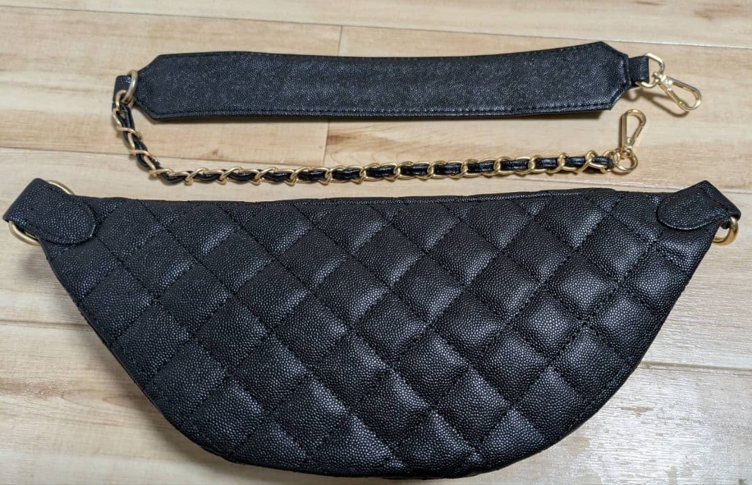 CHANEL ノベルティブラックキルティングバッグ