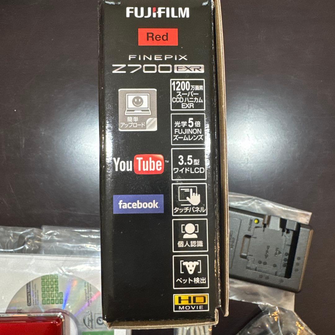 FUJIFILM FinePix Z700 EXR レッド