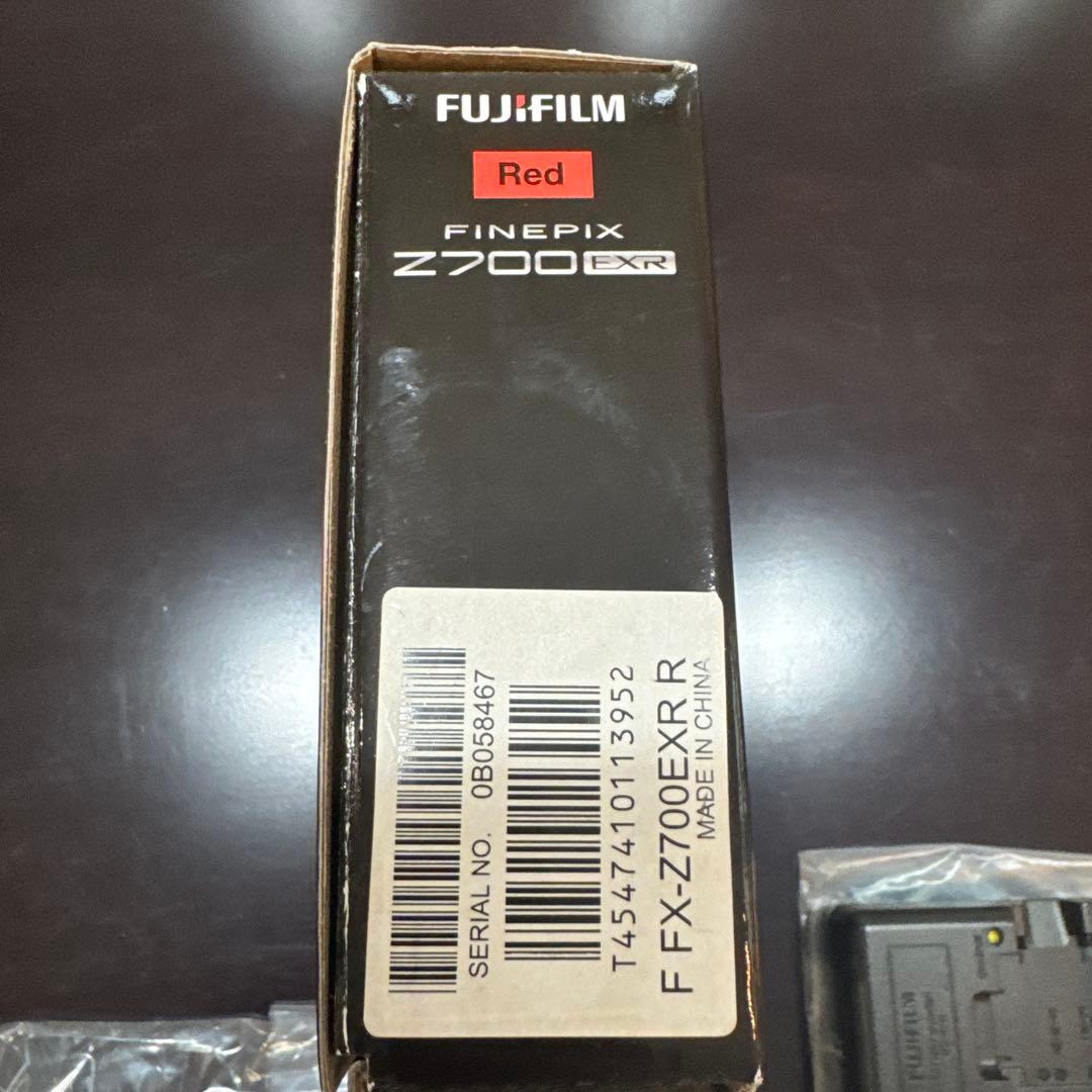 FUJIFILM FinePix Z700 EXR レッド