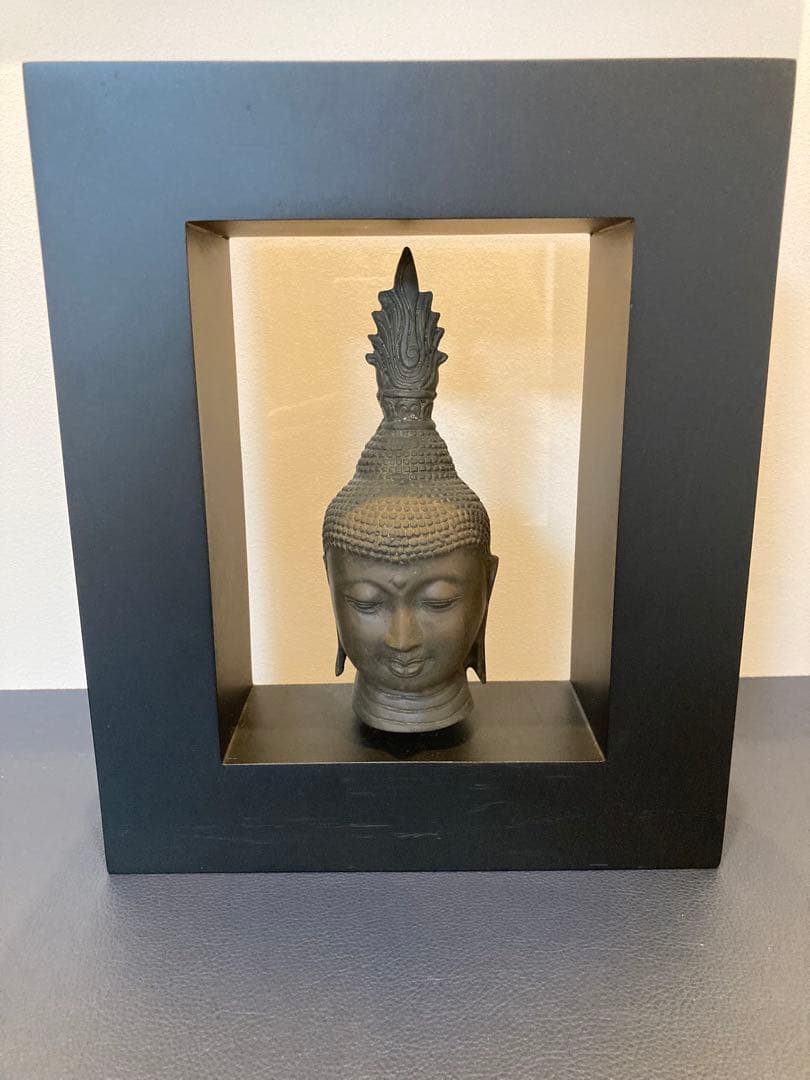 スタイリッシュな仏頭像 フレーム付き2点