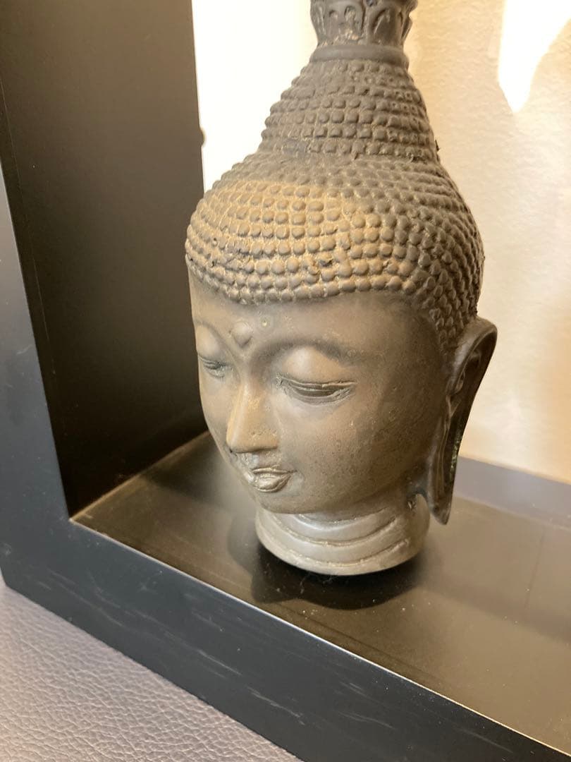 スタイリッシュな仏頭像 フレーム付き2点