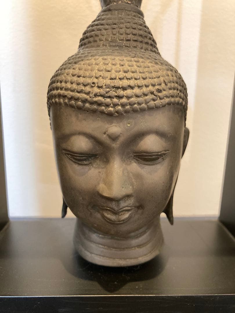 スタイリッシュな仏頭像 フレーム付き2点