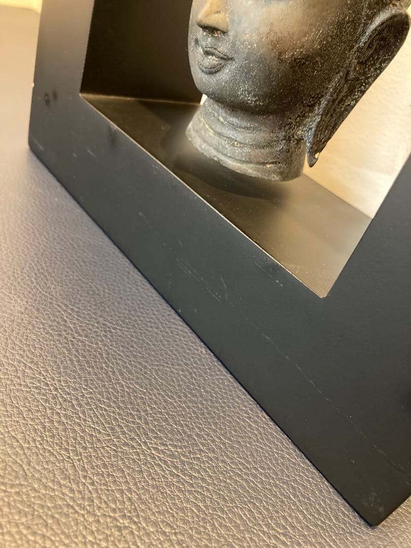 スタイリッシュな仏頭像 フレーム付き2点