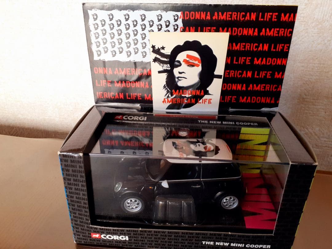 マドンナ　 American Life 　Corgi製　Mini Cooper