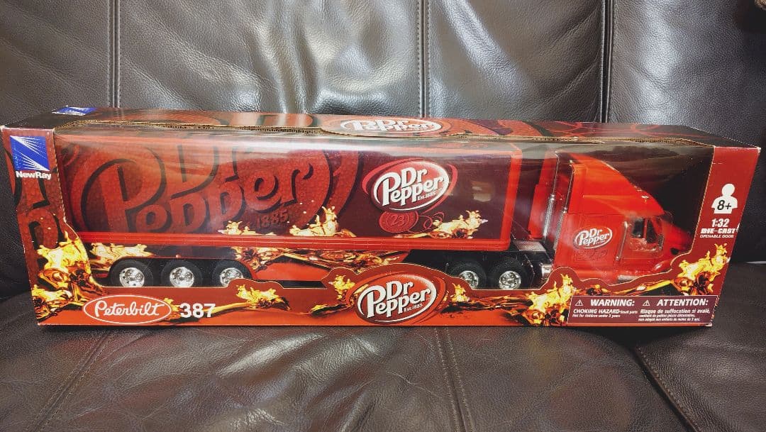 NewRay Dr Pepper ピータービルト387 トラック 1/32
