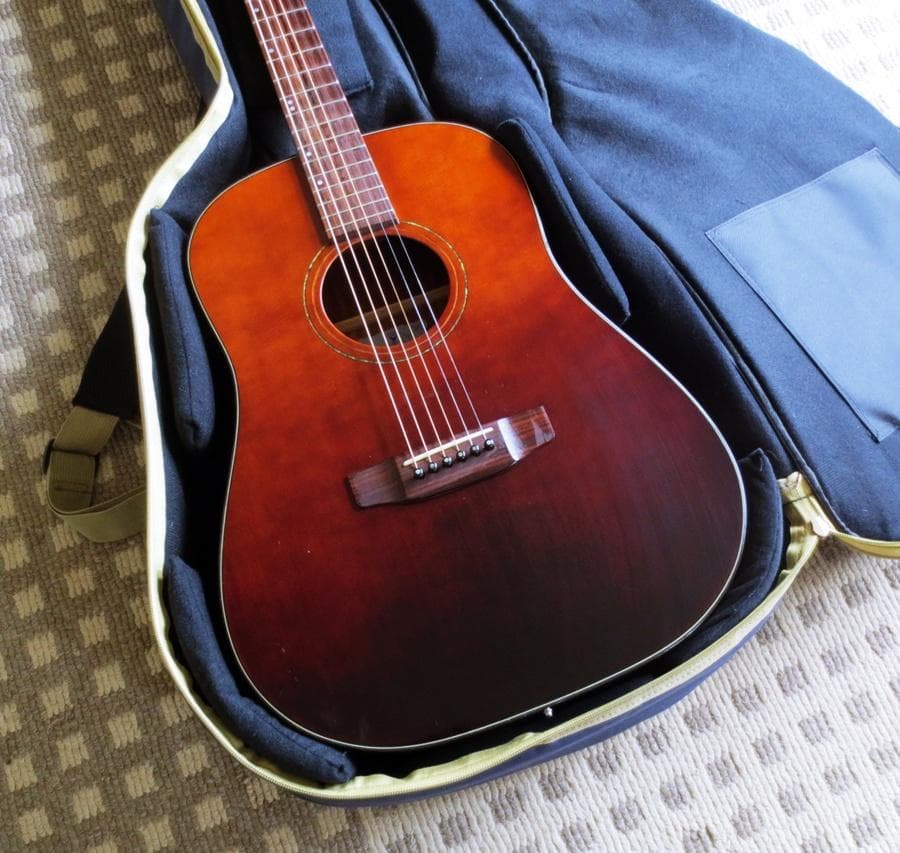 K.Yairi　弦高低く弾きやすいトップ単板のアコギ