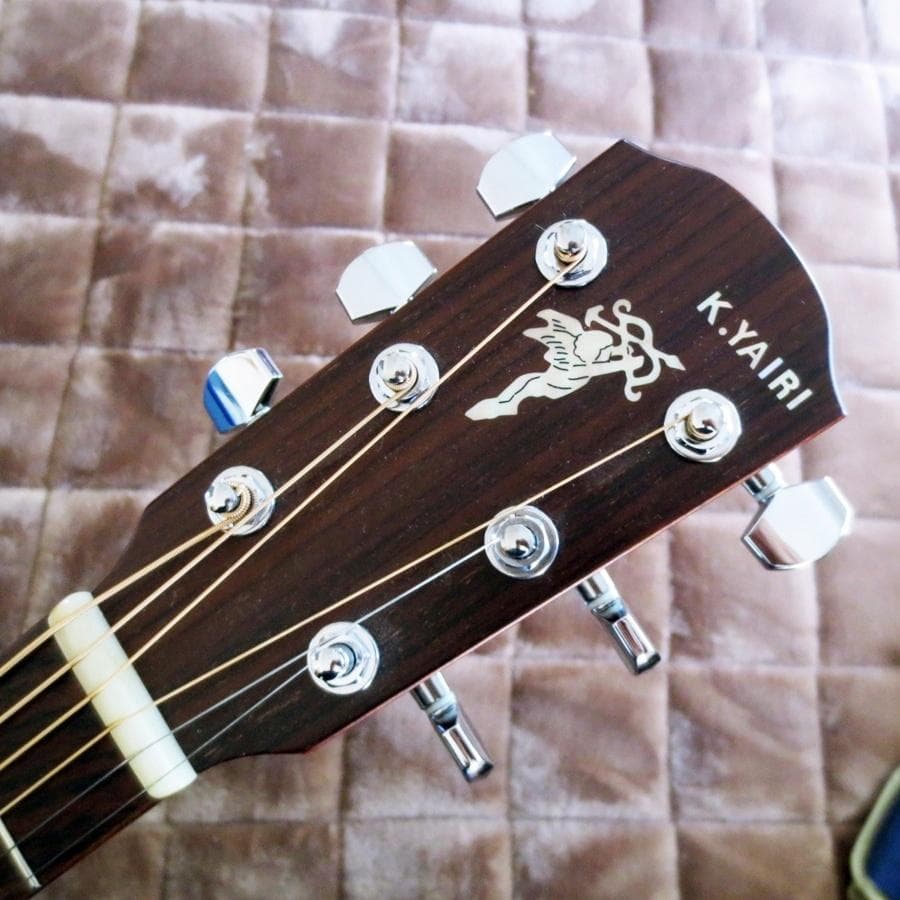 K.Yairi　弦高低く弾きやすいトップ単板のアコギ