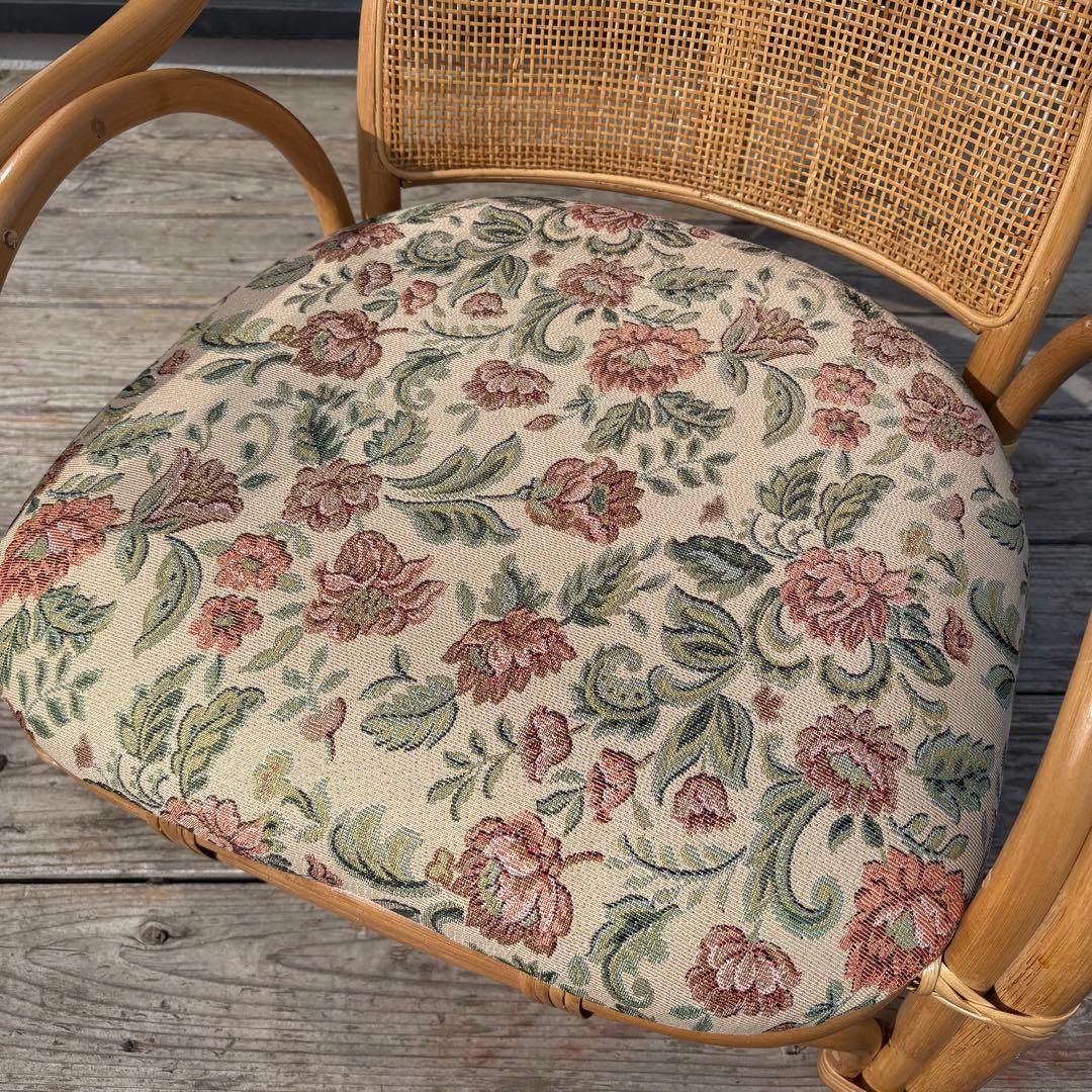 昭和レトロ ラタンチェア 籐座椅子 アームチェア 花柄クッション付き 古家具