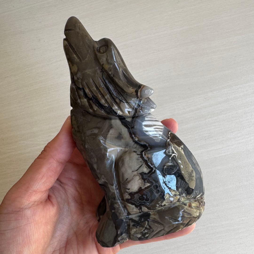 ボルケーノアゲート　狼　ウルフ　UV蛍光画像の通り
