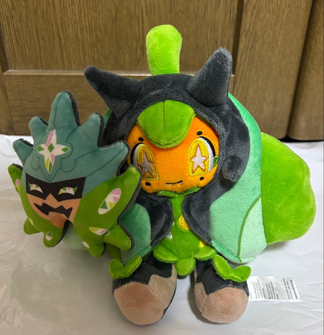 オーガポン、ピカチュウ、ぬいぐるみ、ポケカ複数枚(適当)