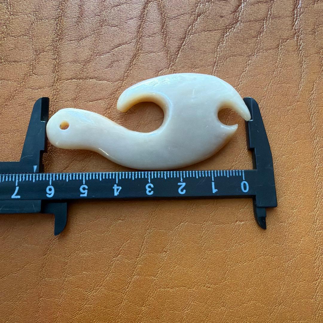 ボーンカービング　ハンドメイド　フィッシュフック　ペンダント　トップ　3個セット