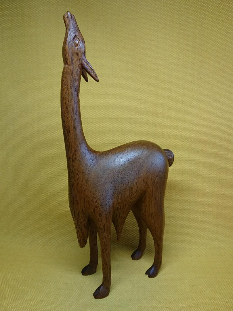 木彫り　動物　彫刻　オブジェ　置物　インテリア　工芸品　美術品　A2510