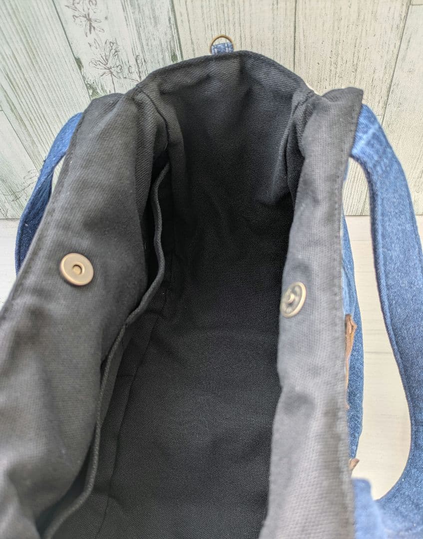 デニムリメイク　＊まるいトートバッグ＊　オーバーオール　☆チャーム付き☆