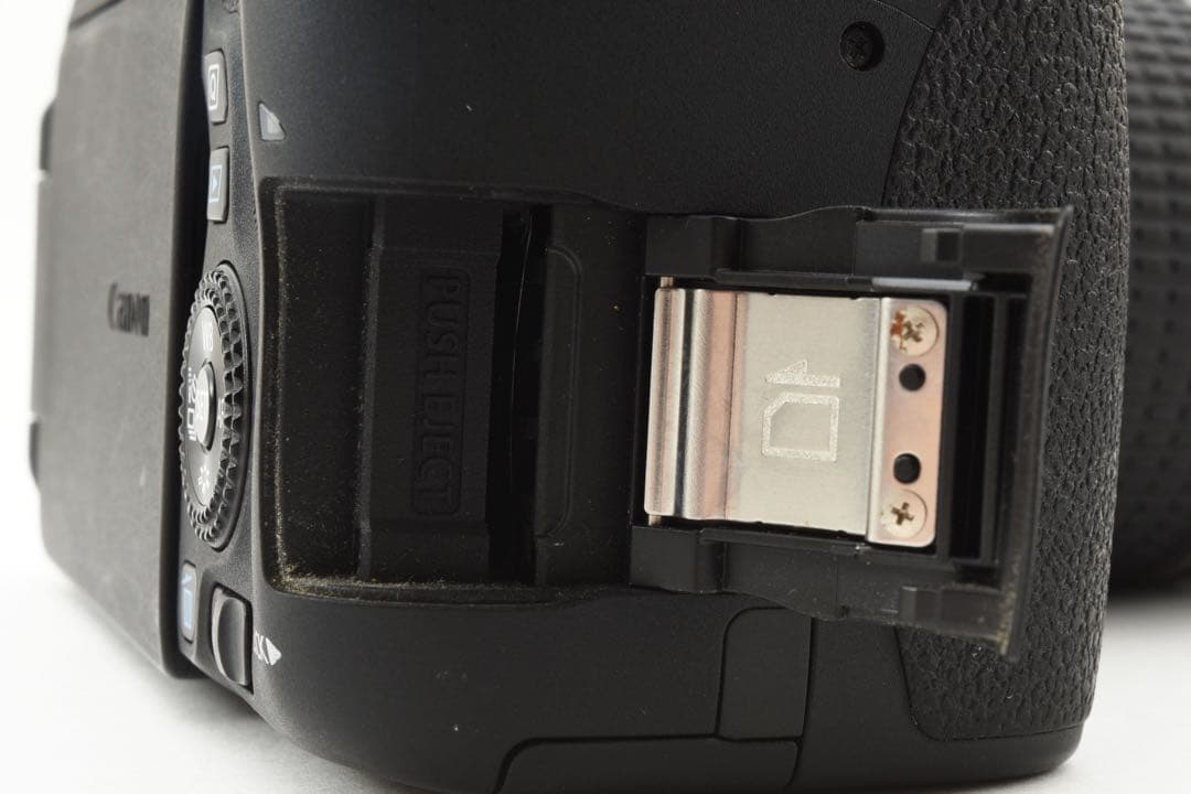 デジタル一眼レフカメラ Canon EOS 8000D 標準レンズセット