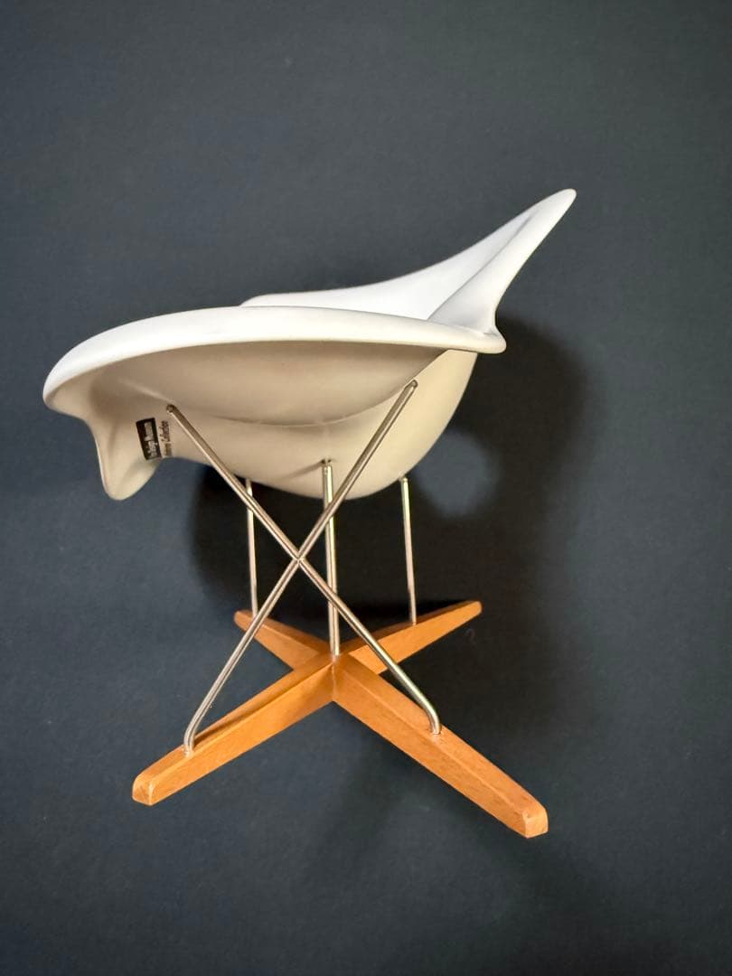 Vitra ヴィトラ ミニチュアLa Chaiseラシェーズ イームズ 木箱なし