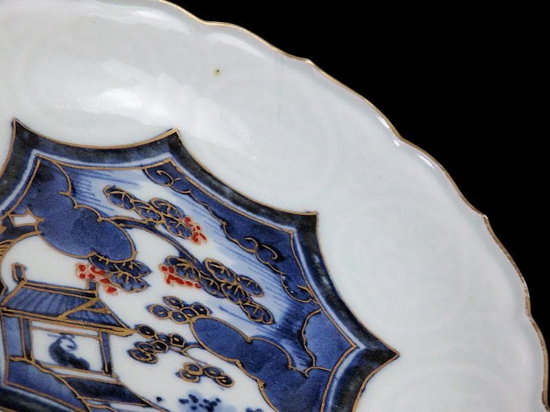 古伊万里　陽刻　染錦　宝尽くしに楼閣の図　５寸皿　 C714AS-CZj