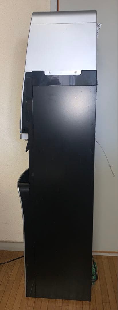 FRECIOUS ウォーターサーバー　ワンピース　手配書モデル