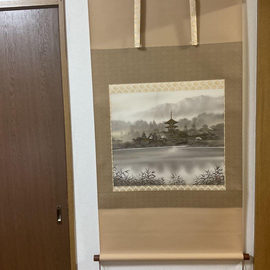 三輪映章【ミワ エイショウ】筆 古都塔韻図 金泥絵の具使用 絹本