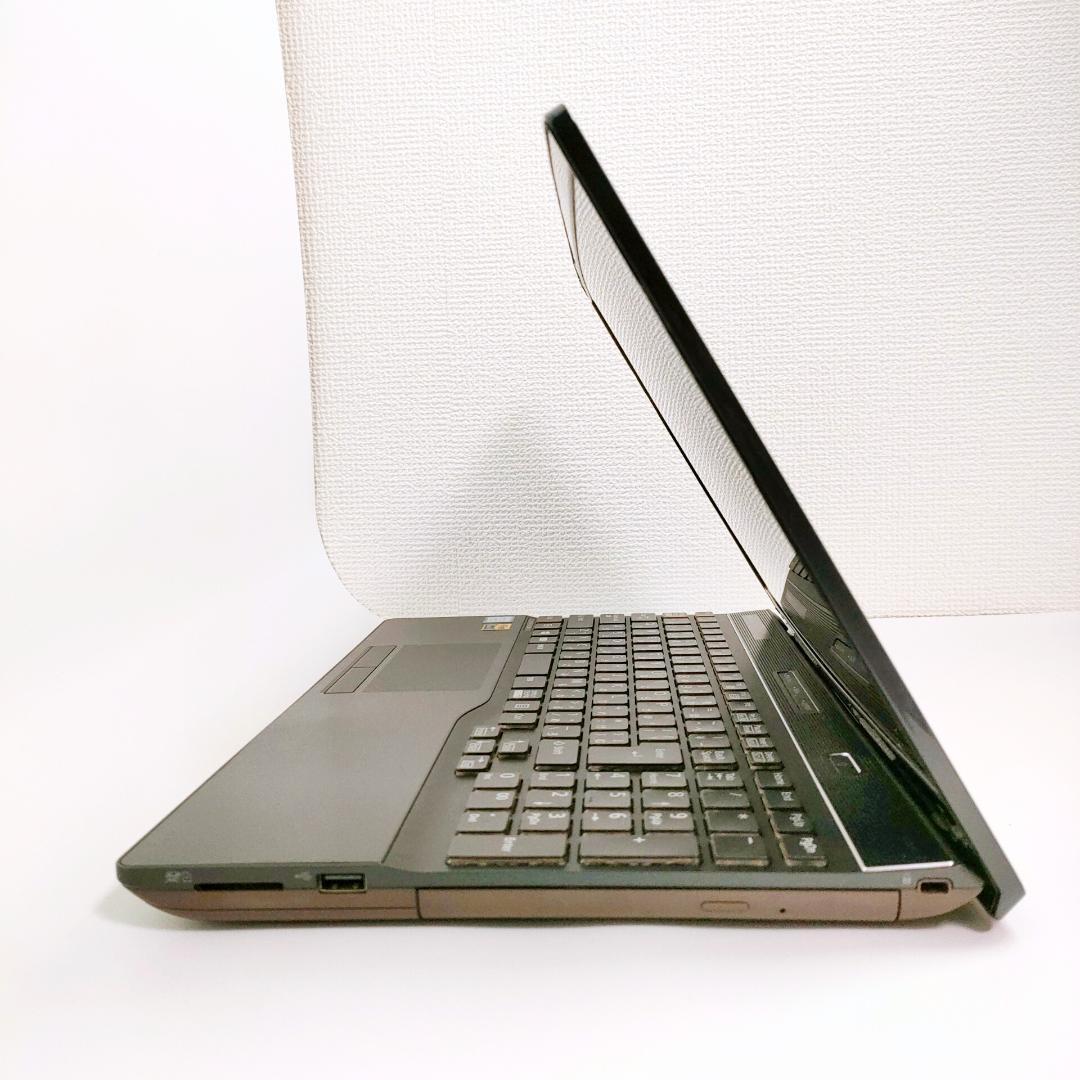 第8世代i7✨️Win11 富士通 SSD512GB オフィス付きノートパソコン