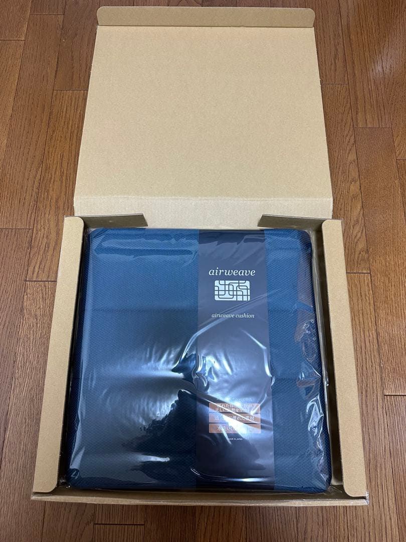 新品　エアウィーヴクッション(ネイビー)