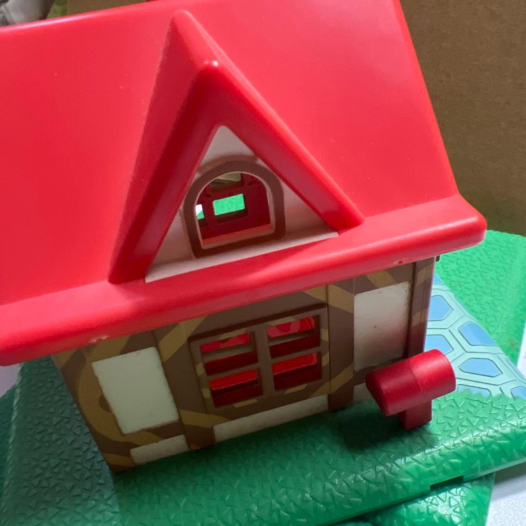 どうぶつの森+ 森をつくろう！　ひろいお家　赤いお屋根　　お時間限定お値下げ