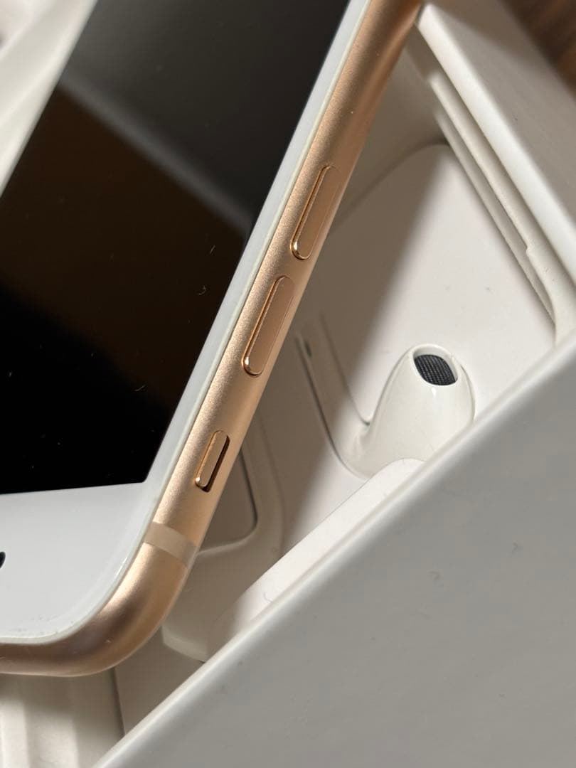 Apple iPhone 8ローズゴールド 本体