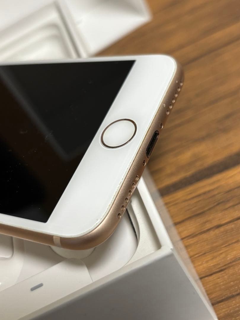 Apple iPhone 8ローズゴールド 本体