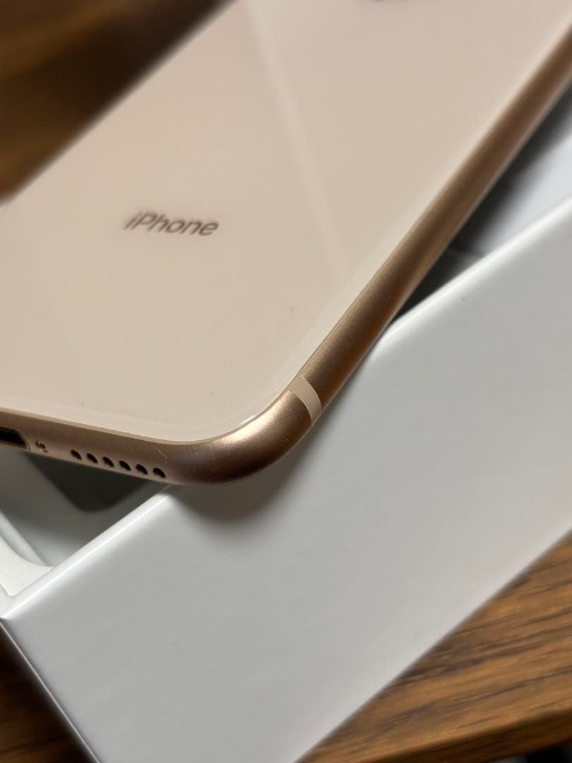 Apple iPhone 8ローズゴールド 本体