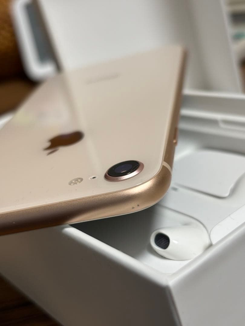 Apple iPhone 8ローズゴールド 本体