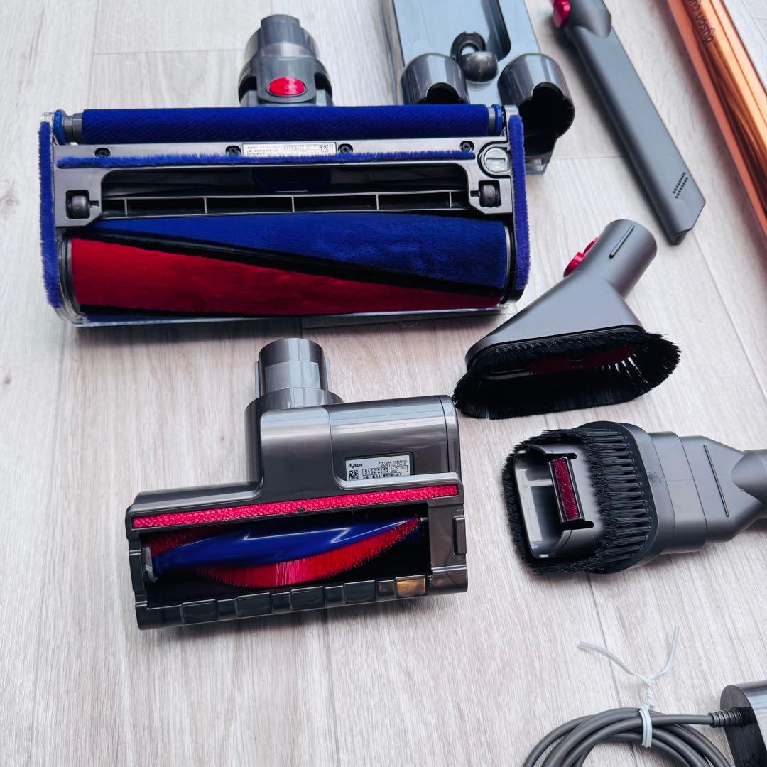 美品 Dyson V10 コードレススティッククリーナー