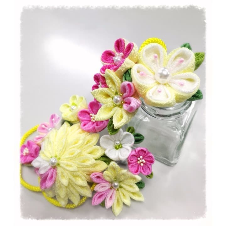 つまみ細工 華かんざし　《薄黄色と桃色春》