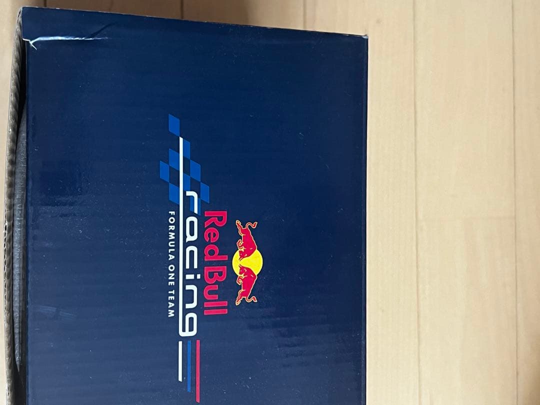 美品 ベッテル レッドブル 2010 ワールドチャンピオン 1/2 ヘルメット