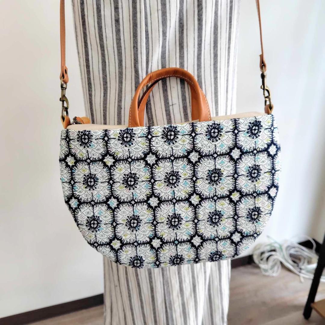 【専用】/フォレストウェーブ×アネモネ　ネイビー/ミニラウンドショルダー革