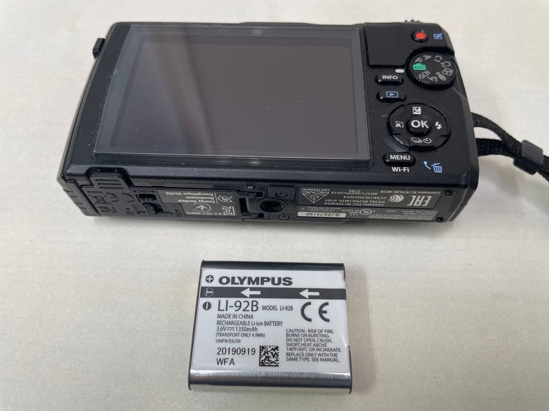 Olympus Tough TG-6 デジタルカメラ