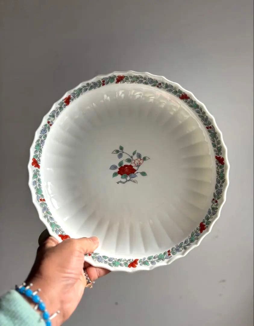 859 未使用 有田 賞美堂 其泉作 椿紋色絵高台大皿 コンポート 菊割 菊花