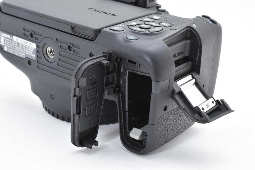 ■ほぼ新品■ キヤノン　Canon EOS kiss X9i Wレンズキット