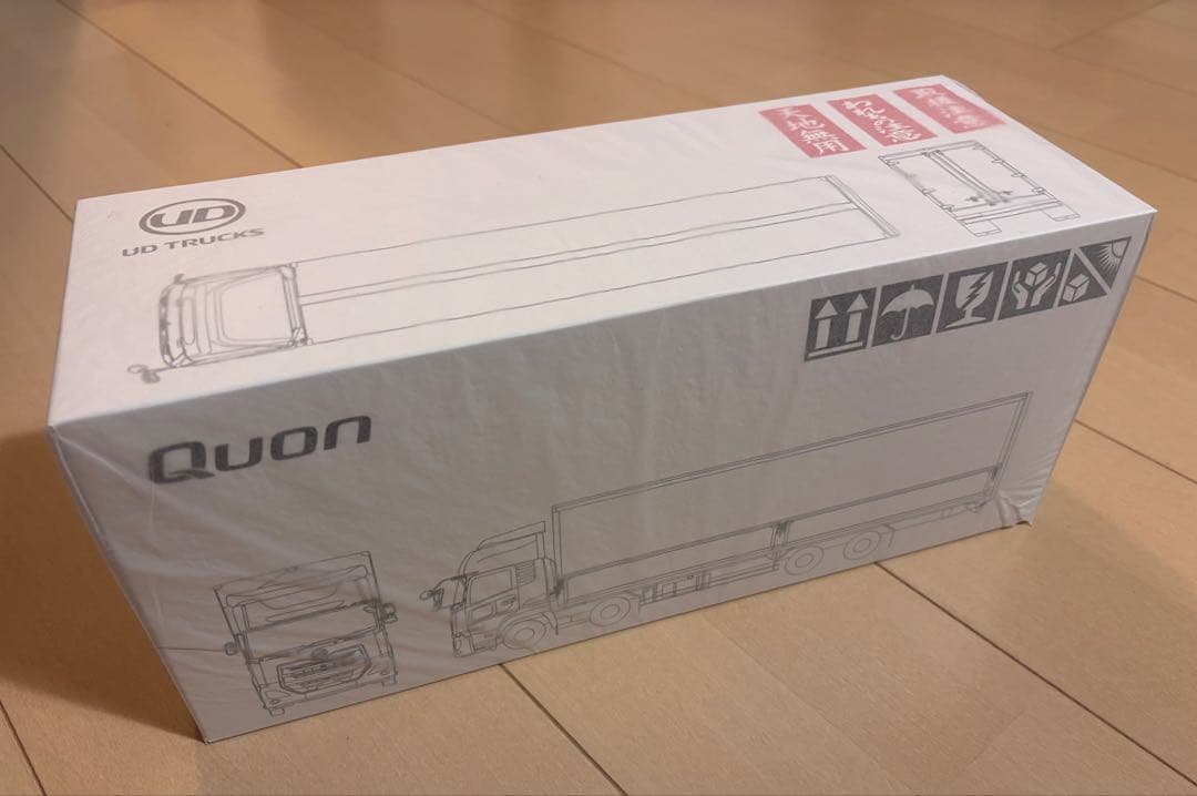 UDトラックス クオン ハイルーフ 1/43 【未開封品】 TAMIYAケース付