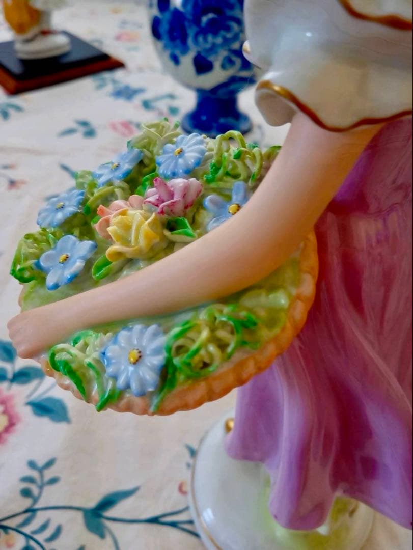 ロイヤルダックス　チェコ　フィギュリン　陶器　人形　置物