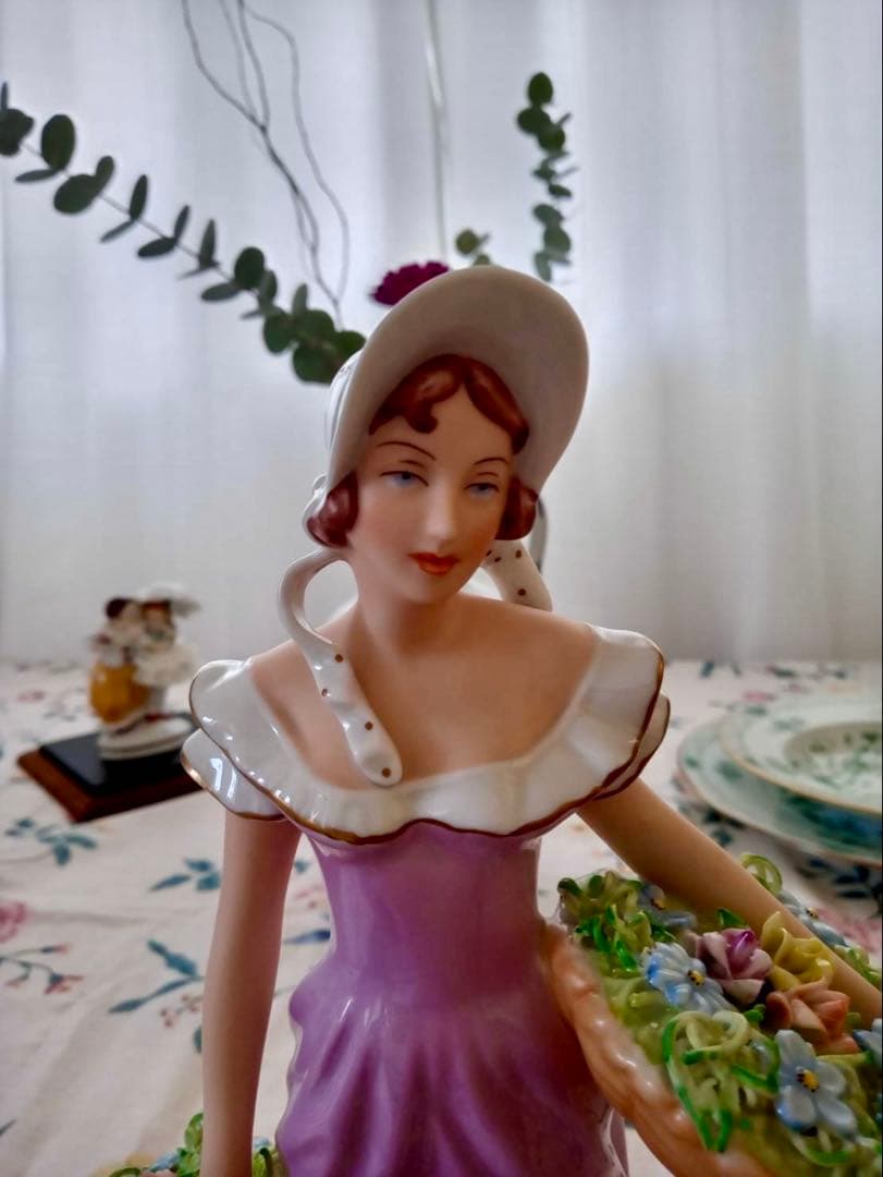 ロイヤルダックス　チェコ　フィギュリン　陶器　人形　置物