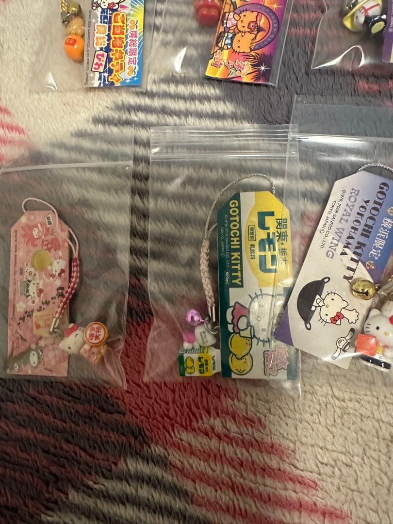 公*o様 ご当地キティ ハローキティ ストラップ28個セット W20