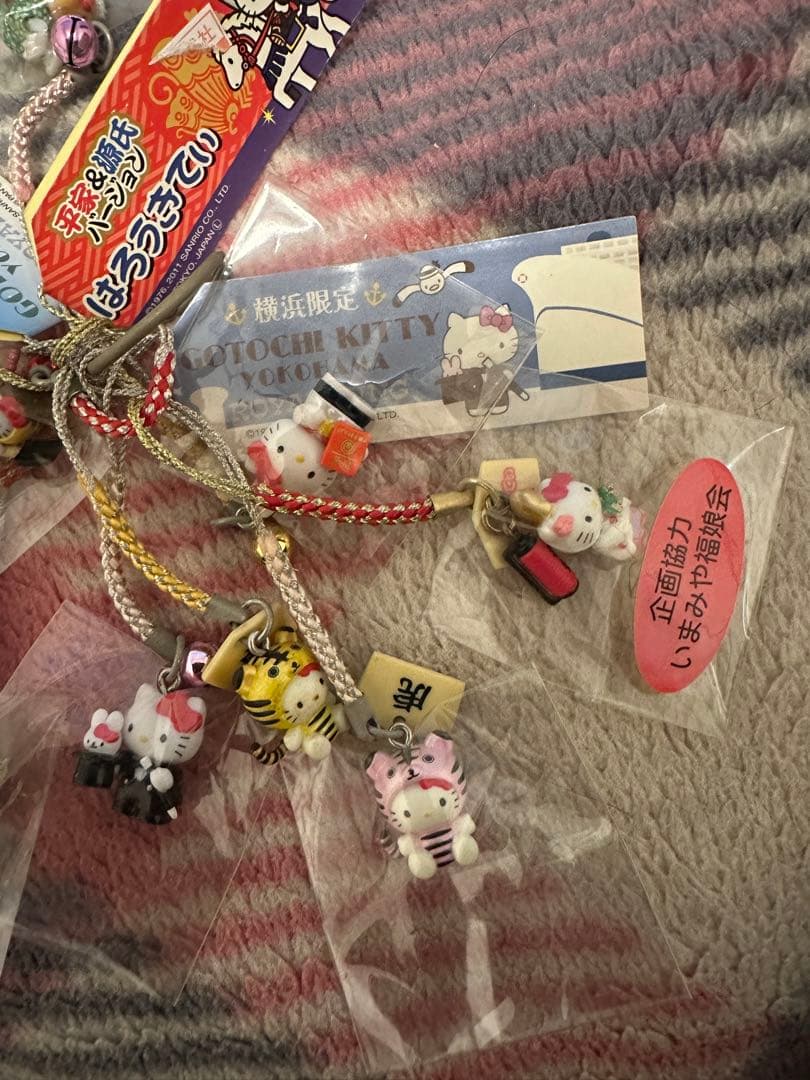 公*o様 ご当地キティ ハローキティ ストラップ28個セット W20