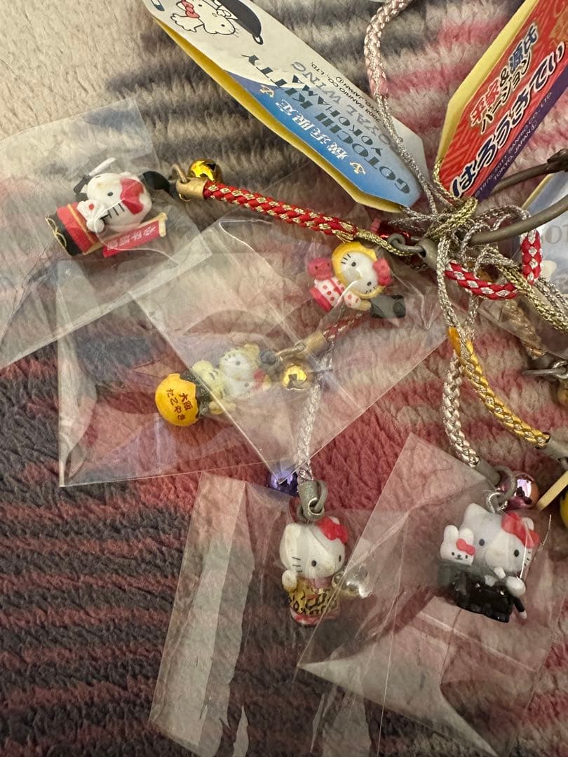 公*o様 ご当地キティ ハローキティ ストラップ28個セット W20
