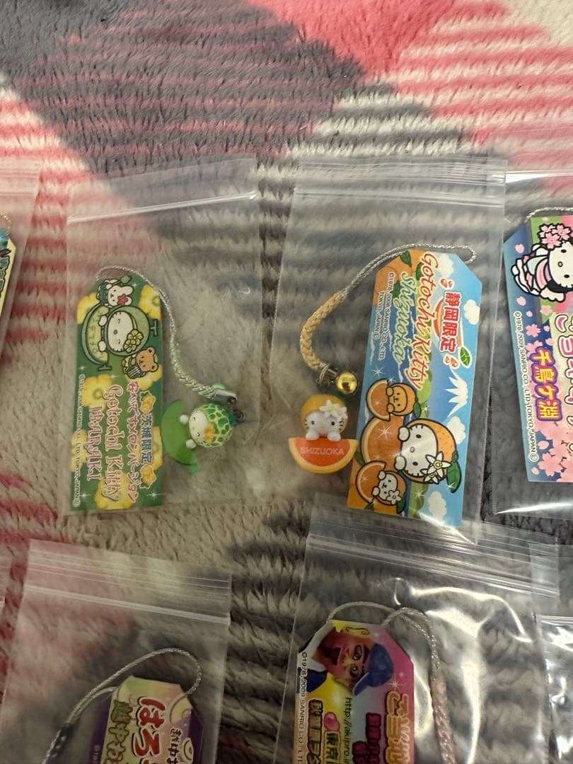 公*o様 ご当地キティ ハローキティ ストラップ28個セット W20