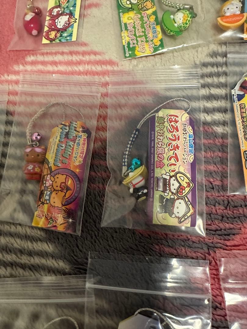 公*o様 ご当地キティ ハローキティ ストラップ28個セット W20